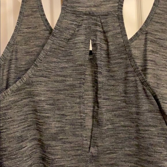 Lululemon tank - Picture 3 of 4
